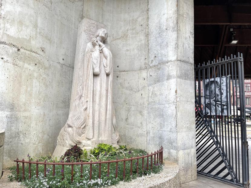 Estatua conmemorativa de Juana de Arco, en Rouen, Normandía. (Gregorio Mayí/Especial para GFR Media)