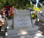 La tumba del salsero puertorriqueño Héctor Lavoe en un cementerio en Ponce.