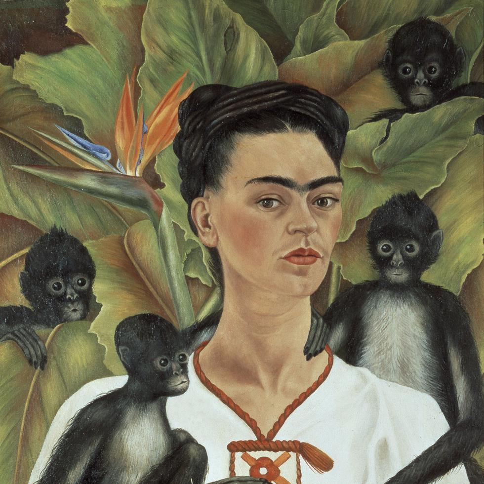 Fotografía cedida por el Artists Rights Society (ARS) a través del Museo Norton donde se aprecia la obra "Autorretrato con monos" (1943), de la artista mexicana Frida Kahlo, que forma parte de la exposición "Frida Kahlo, Diego Rivera y el modernismo mexicano".