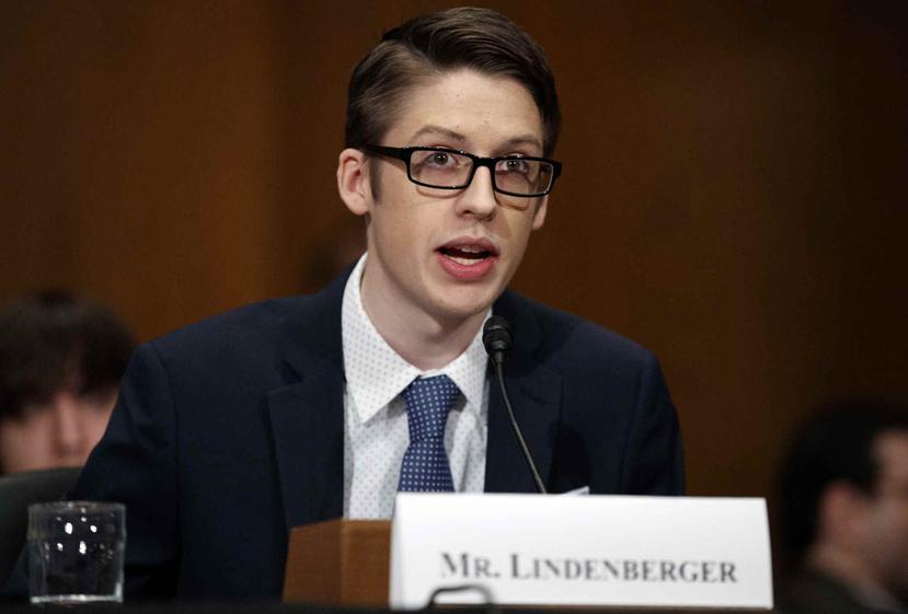 Ethan Lindenberger declara ante la Coimisión de Salud, Educación y Pensiones del Senado estadounidense en una audiencia en el Capitolio. (AP)
