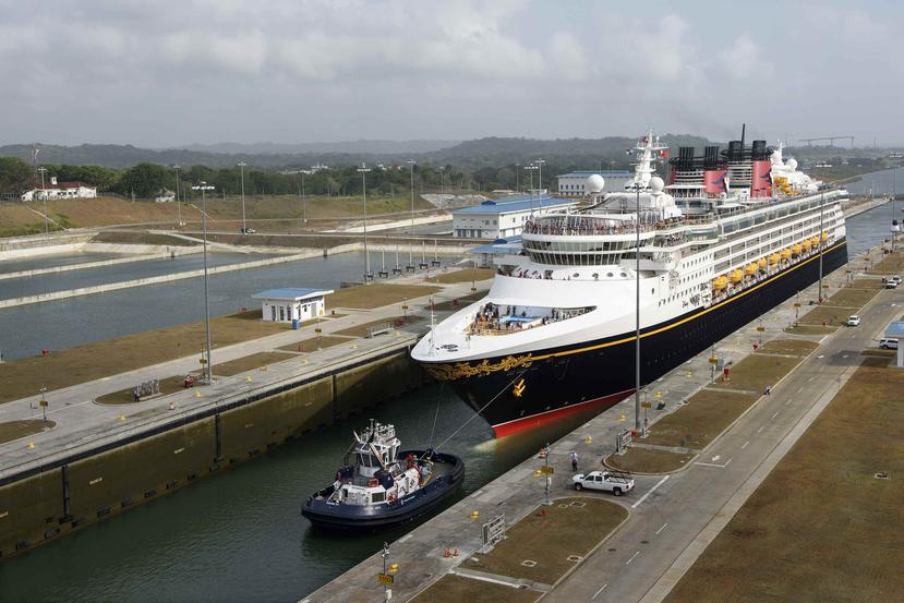 El barco, con capacidad para 2,713 pasajeros, que fue renovado en el 2016.