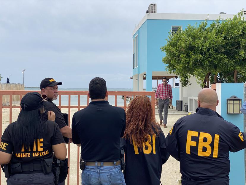 Oficiales del FBI, fiscalía federal y otras agencias, como el Cuerpo de Ingenieros, llevaron a cabo una inspección ocular de los terrenos invadidos en la Reserva Natural de la Bahía Jobos en Salinas en mayo del año pasado.