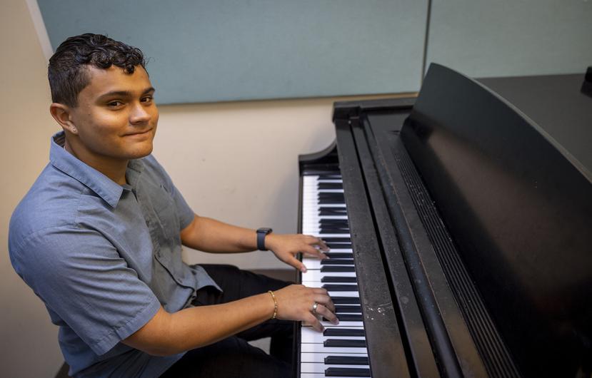 El joven músico es estudiante del Conservatorio de Música. 