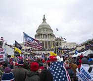 En esta fotografía del 6 de enero de 2021 se muestran simpatizantes del entonces presidente Donald Trump en el Capitolio, en Washington.