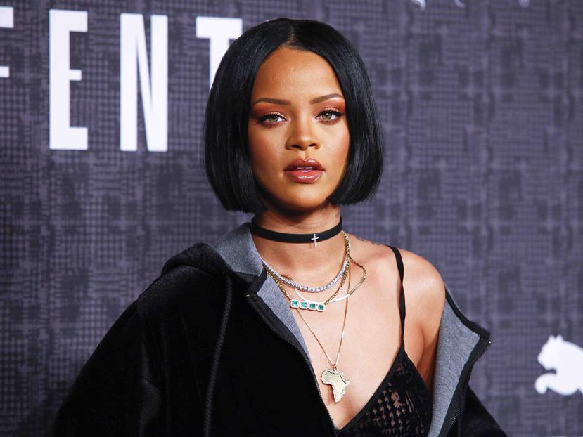Rihanna tiene una línea de cosméticos, Fenty Beauty. (AP)