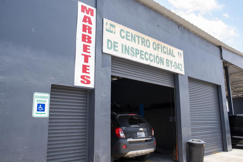Se estima que en Puerto Rico hay unos 600 centros de inspección, quienes suelen vender la mayoría de los marbetes (84%), mientras el restante 16% se vende en las colecturías y en sucursales de bancos y cooperativas.