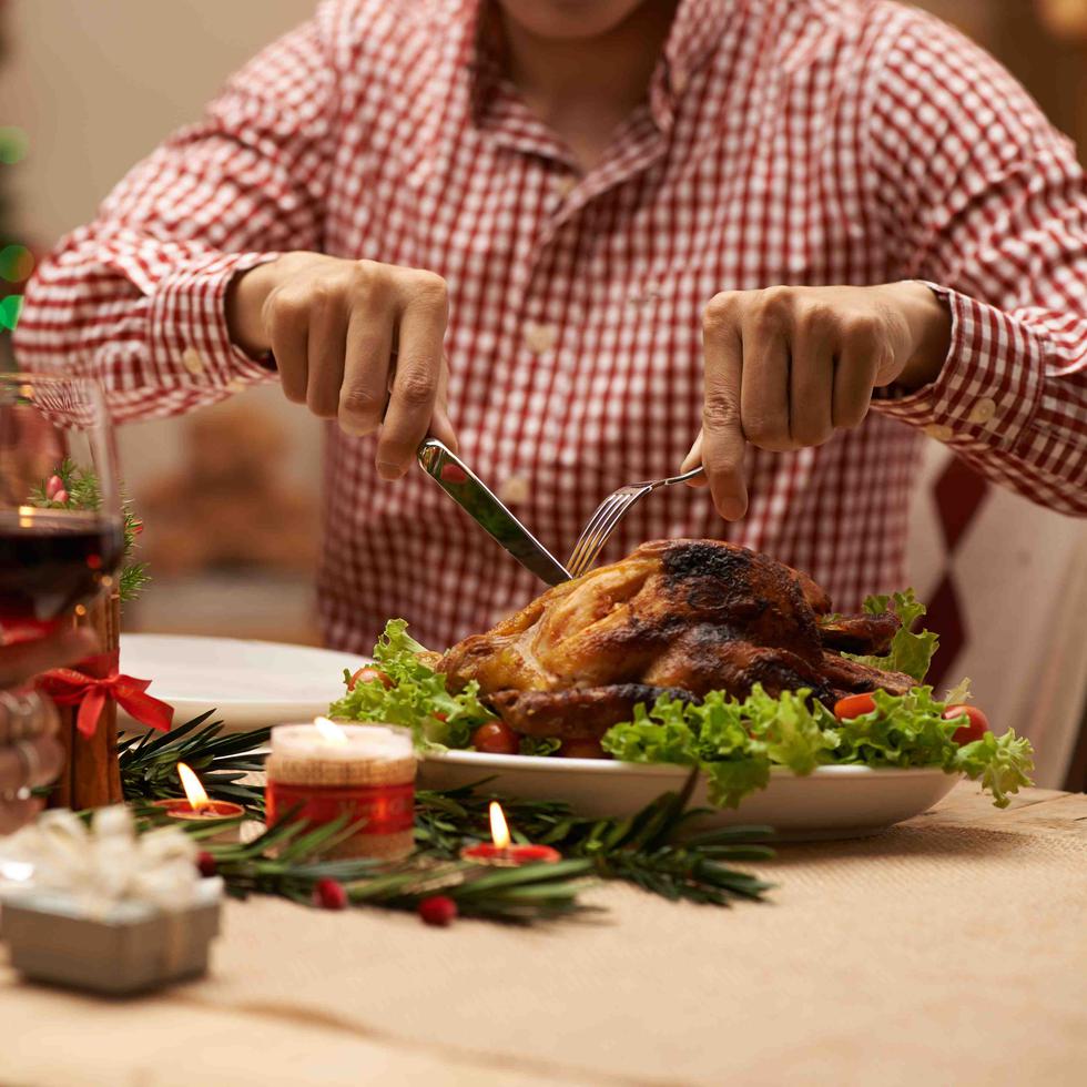 En las comidas navideñas, opta por reducir el alto consumo de sodio, azúcares simples y grasas saturadas.