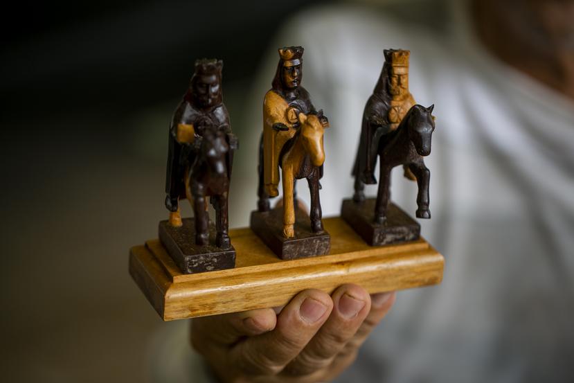 Aurelio Lorenzo Quiñones utiliza maderas preciosas nativas para sus tallas de santos y Reyes Magos.

Xavier Garcia / Fotoperiodista