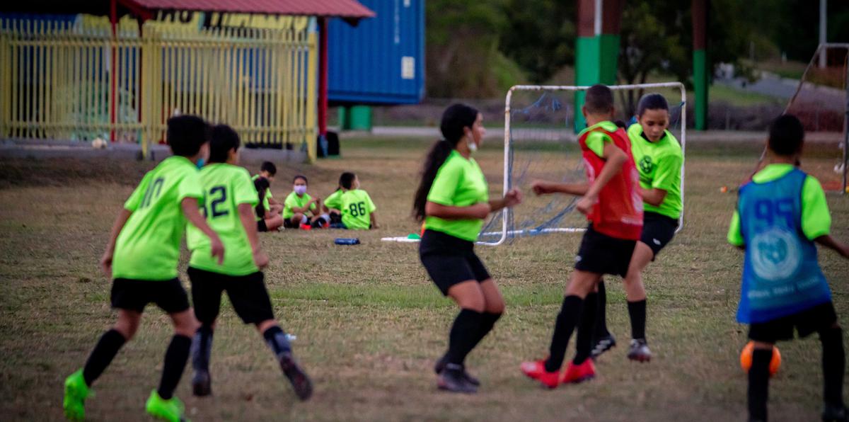 La academia suma una década impartiendo una enseñanza deportiva a niños y jóvenes villalbeños. 