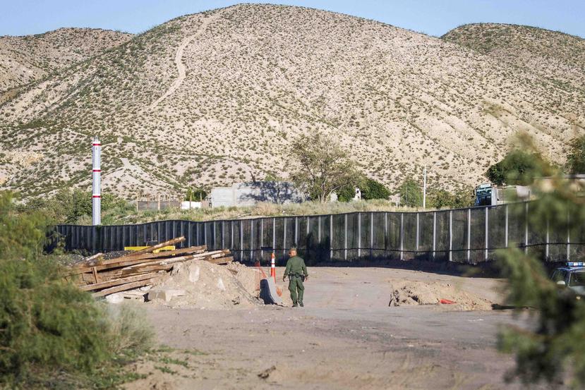 El Congreso ya había aprobado unos 1,375 millones de dólares en el presupuesto de este año para la construcción del muro. (EFE)