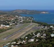 Una foto de archivo que muestra desde el aire la parte del aeropuerto en Culebra.