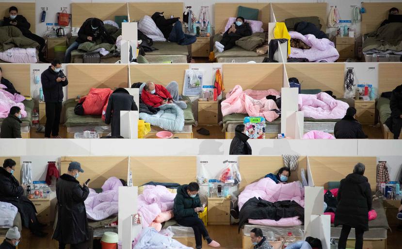 Decenas pacientes recluidos en Wuhan por el coronavirus. (EFE)