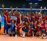 La Selección femenina de voleibol celebra su medalla de bronce.