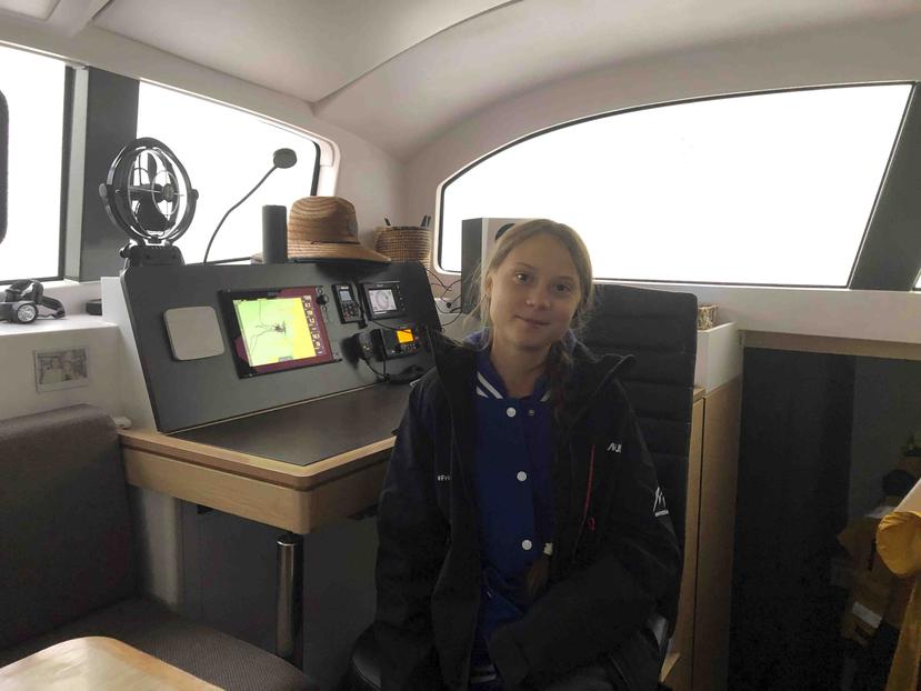 Greta Thunberg, la joven activista contra el cambio climático, en un catamarán en Hampton, Virginia. (AP)