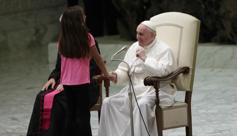 Tras finalizar la Audiencia y antes de despedirse de los fieles, el Papa quiso hacer una reflexión sobre el incidente (AP).