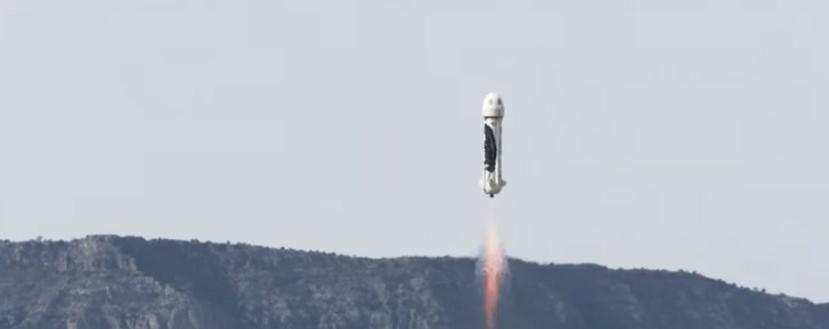 La hazaña resultó "en algo sumamente inusual: un cohete usado", dijo en un comunicado Jeff Bezos, fundador de la empresa Blue Origin y director ejecutivo de Amazon.com Inc.(Captura)