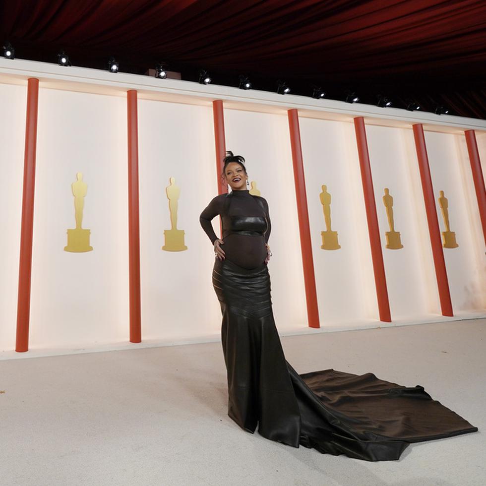 Rihanna acudió a la ceremonia de los Oscar embarazada de su segundo bebé.