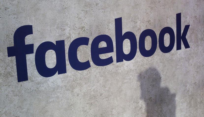 De las ocho principales aplicaciones para redes sociales, cuatro de ellas son propiedad de Facebook (AP).