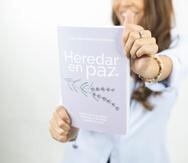 La escritora y abogada Keila Marie Díaz Morales presenta su segundo libro, Heredar en paz.