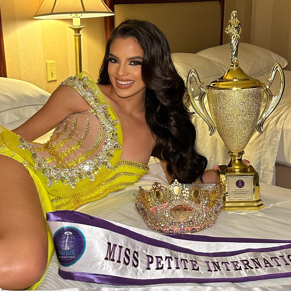 La joven utuadeña Krystal Lorene González se convirtió en Miss Petite International 2023.