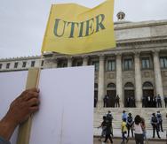 En una objeción limitada, la Utier expresó a la jueza Laura Taylor Swain que el sindicato no ha participado de las sesiones de mediación para reestructurar la deuda de la AEE. En la foto, miembros del gremio en una protesta frente al Capitolio el 7 de marzo de 2021