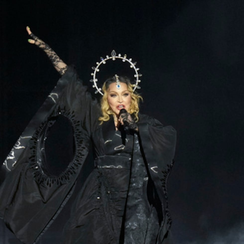 Madonna durante su gira "Celebration".