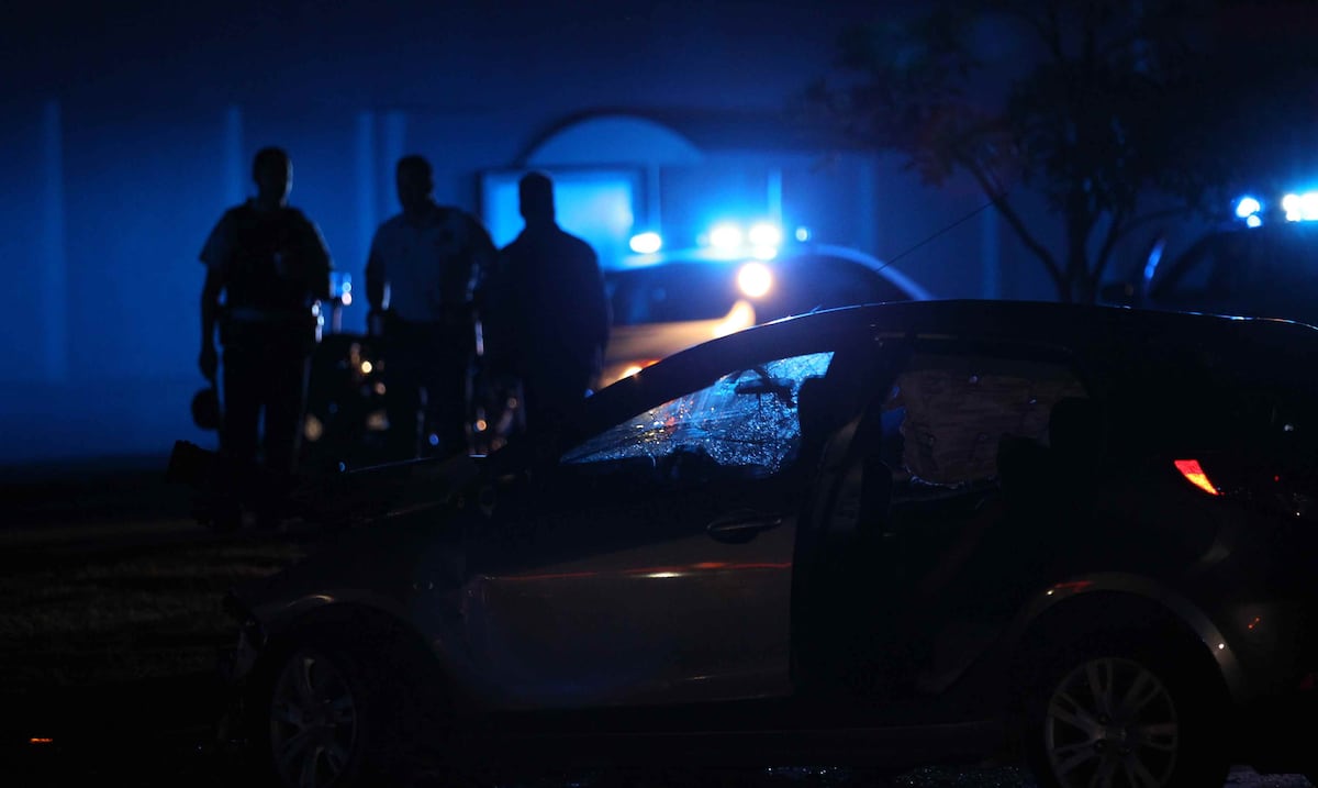 Choca contra un poste y se vuelca: reportan accidente de tránsito fatal en Corozal