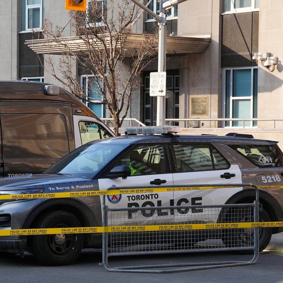La policía de Toronto informó que cinco personas fueron encontradas con heridas de bala tras el tiroteo cerca de la intersección de St. Clair Avenue West y Arlington Avenue.