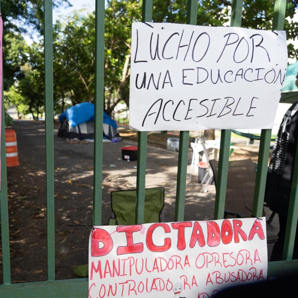 Estudiantes del RUM decretaron este lunes una manifestación indefinida sujeta a una serie de reclamos.