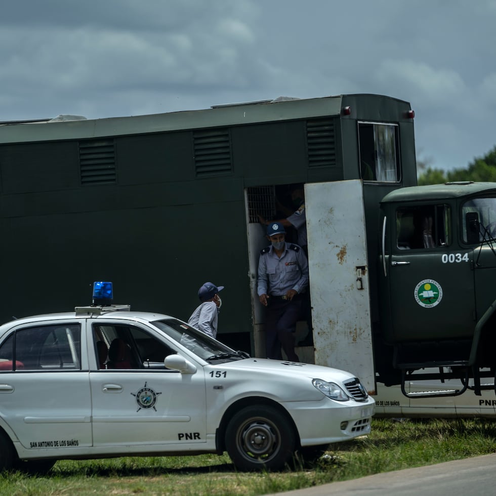 La situación de la vivienda es uno de los principales problemas socioeconómicos de Cuba, particularmente en La Habana, la provincia más poblada con unos 2.1 millones de habitantes.