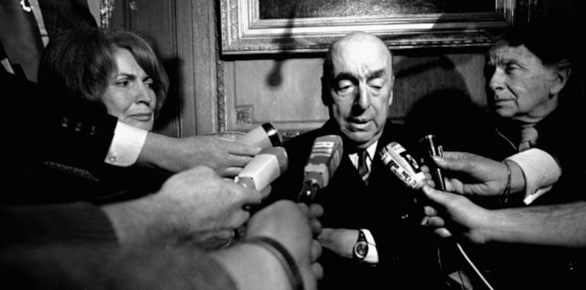 La versión oficial divulgada por la dictadura del general Augusto Pinochet (1973-1990) decía que Neruda había fallecido como consecuencia de su avanzado cáncer. (AP/Laurent Rebours)