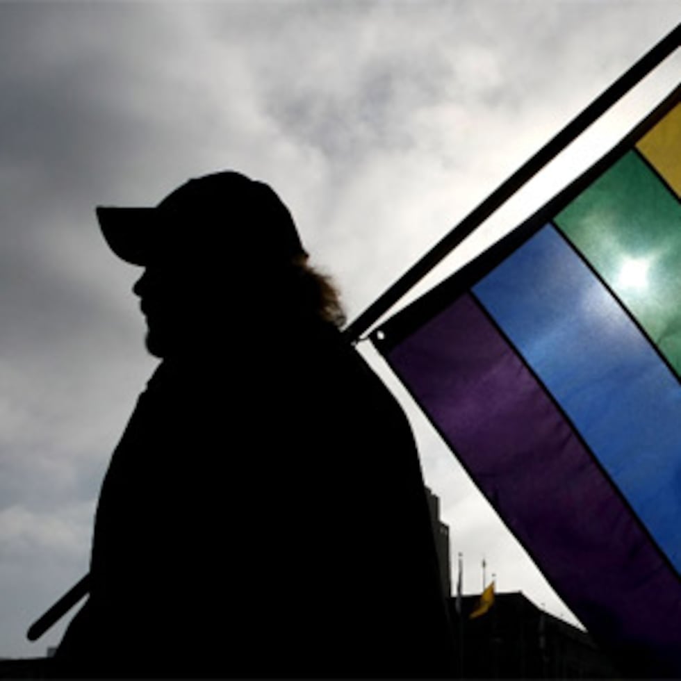 La Federación LGBTQ+ de Puerto Rico exigió este miércoles que se investiguen todos los ángulos en el móvil del asesinato de un hombre de 27 años, residente en Toa Baja, en junio pasado, en Río Piedras.