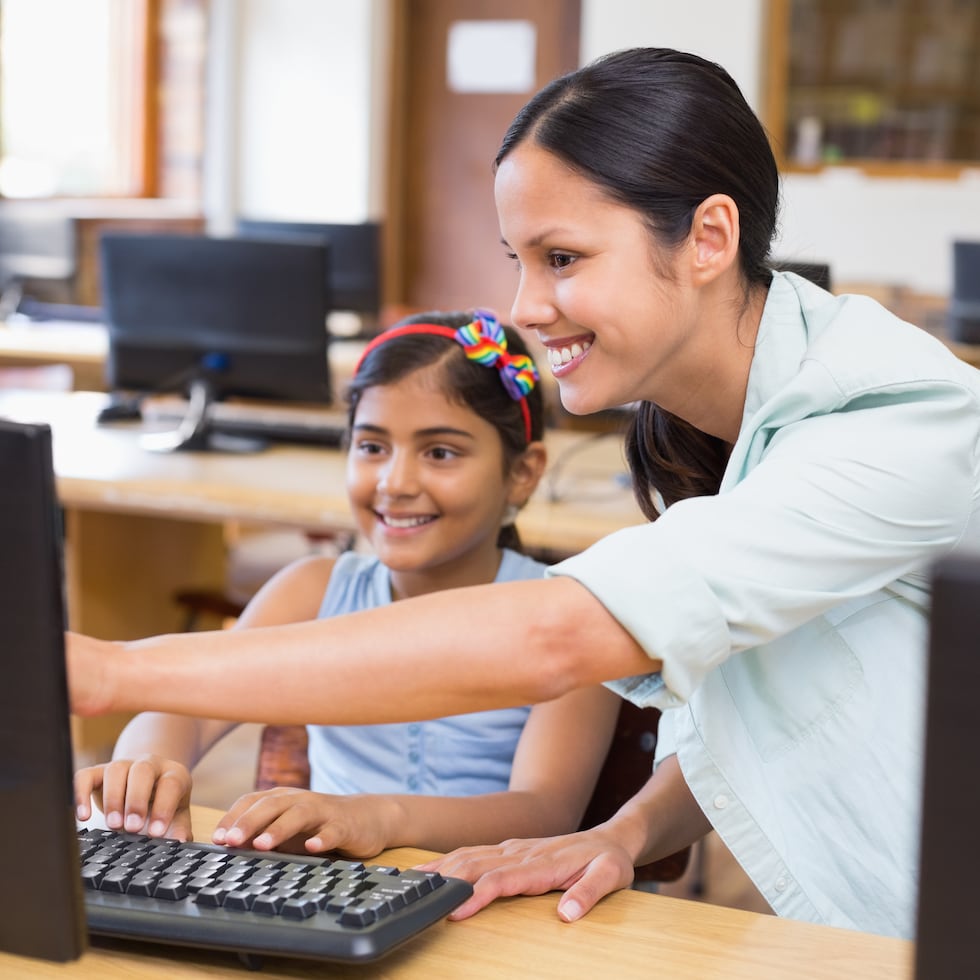 En las tutorías que se ofrecen fuera del horario escolar, usualmente se ayuda al alumno a hacer los ejercicios que asignó el maestro y a entender mejor lo discutido en clase.