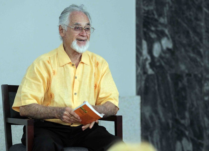 El libro fue escrito por los historiadores Samuel Silva Gotay (foto), Raúl Mayo Santana y la historiadora Nieve de los Ángeles Vázquez.