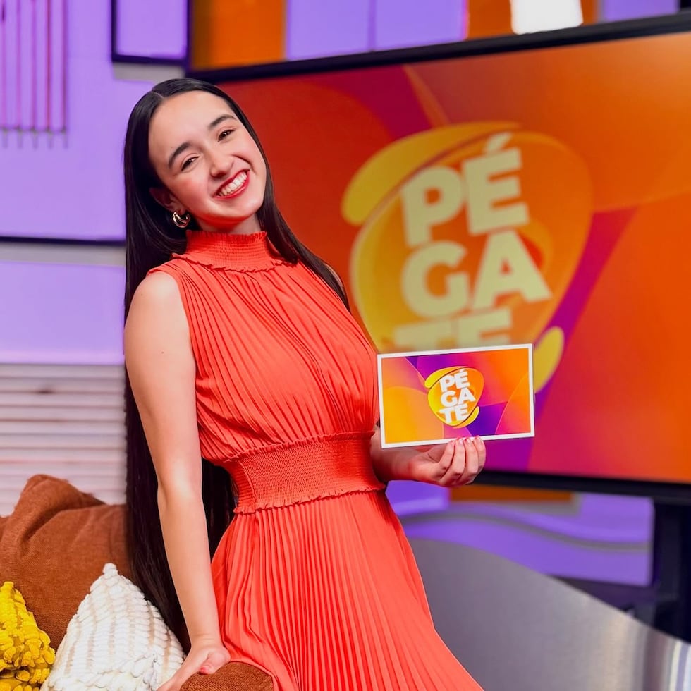 Ackerly Cedeño continúa como copresentadora de "Pégate".