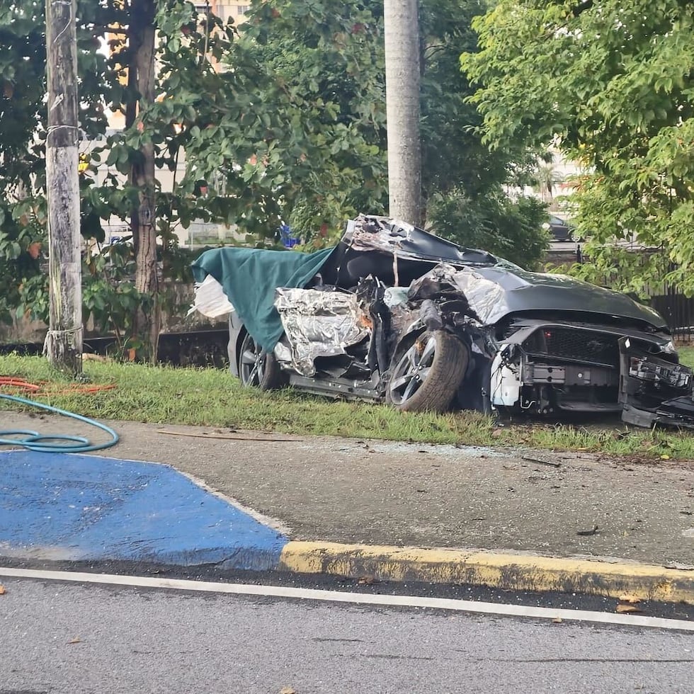 Un accidente fatal frente a la Universidad de Puerto Rico en Mayagüez cobró la vida de tres jóvenes mientras la Policía investiga a un cuarto que se alega conducía en estado de embriaguez.