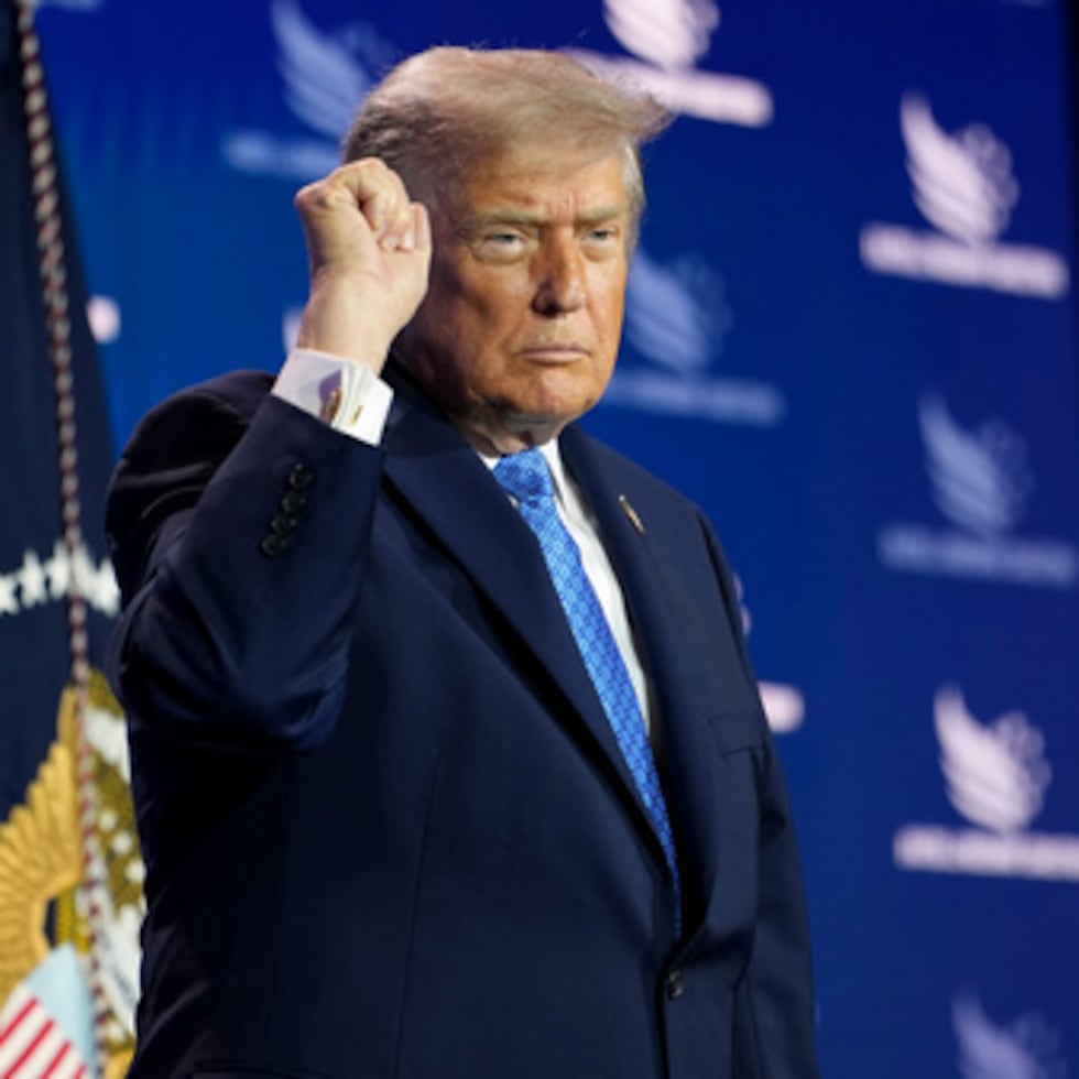 El presidente Donald Trump se ha mostrado tan frustrado por la incapacidad del Senado para aprobar la Ley SAVE que se ha negado a firmar un proyecto de ley bipartidista sobre vivienda.