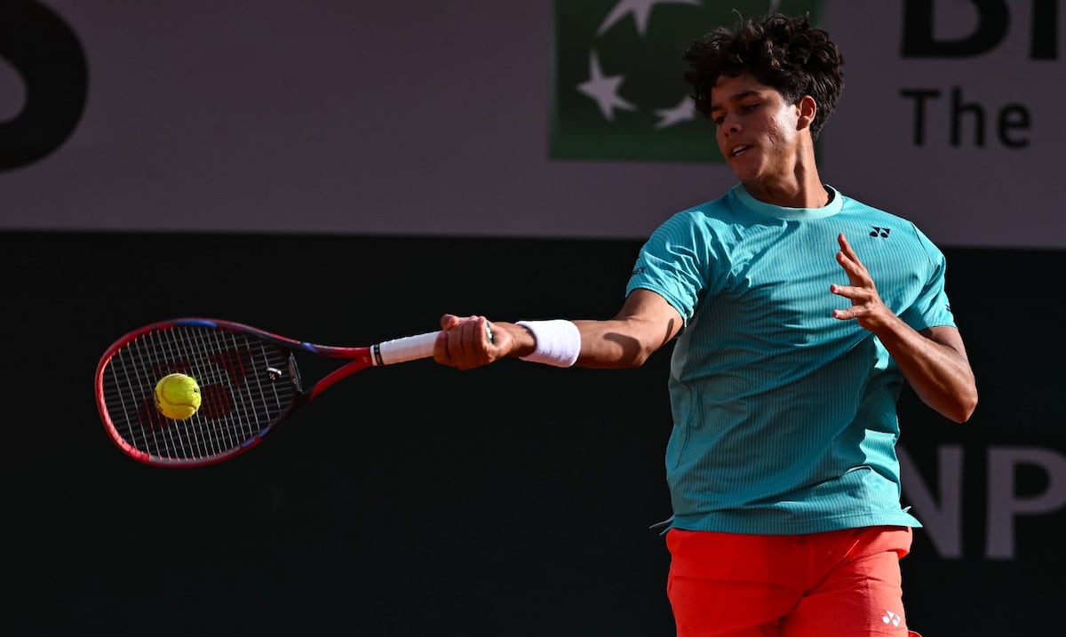 Yannik Álvarez llega a semifinales de dobles juvenil en Roland Garros