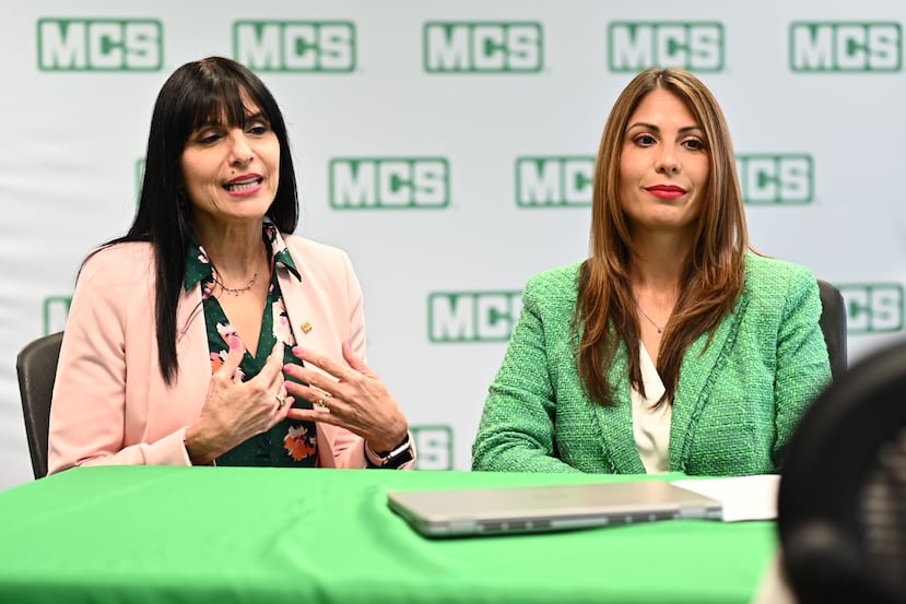 De izquierda a derecha, Inés Hernández, principal oficial médico, y Rosadaliz Berrios, vicepresidenta sénior de Experiencia y Servicio al Cliente de MCS.