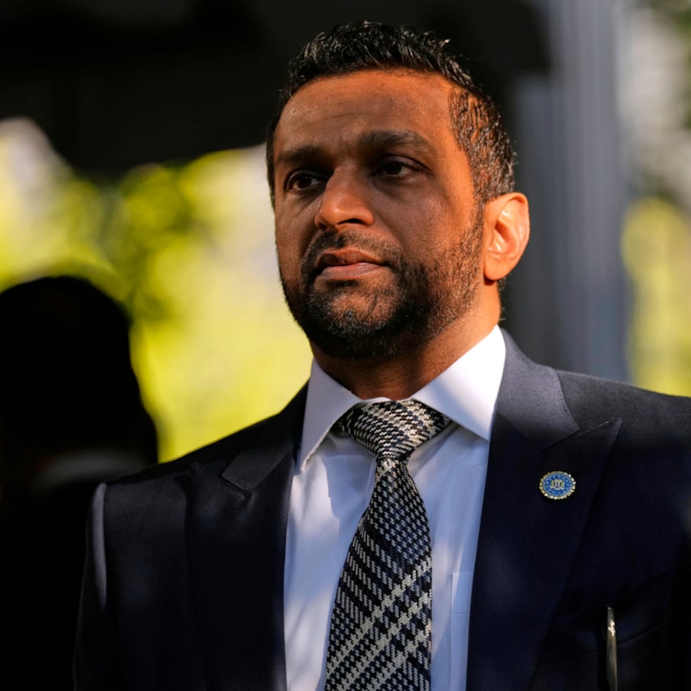 El FBI se negó a comentar el martes, pero en una entrevista con la periodista Catherine Herridge, su director, Kash Patel, lo describió como un “asunto en curso” al explicar por qué no podía revelar detalles.