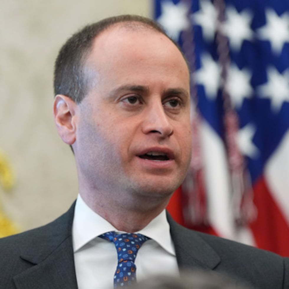 En julio de 2025, Trump nombró a Scharf presidente de la Comisión Nacional de Planificación de la Capital.