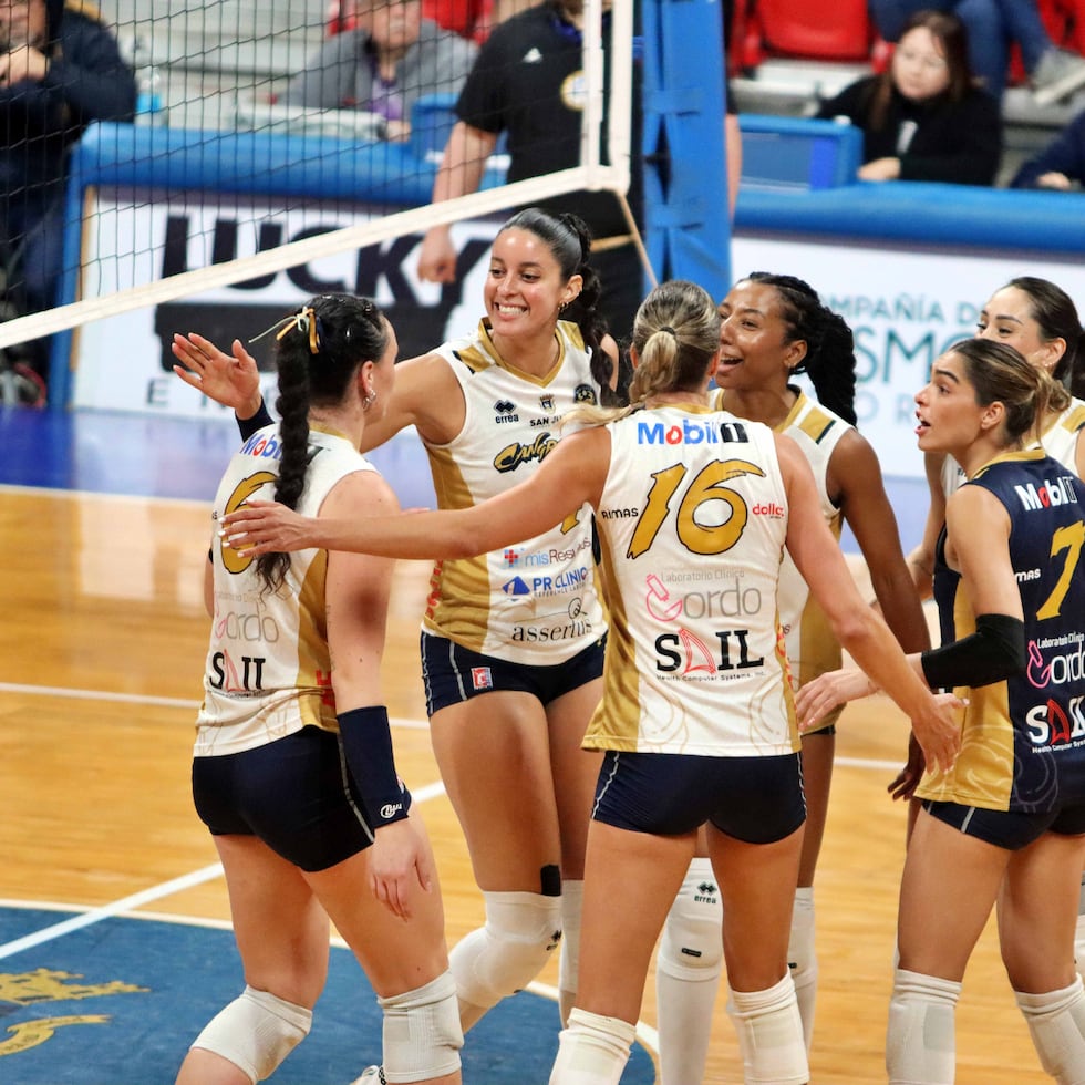 Las Cangrejeras están cerca de concluir el torneo regular con récord perfecto.