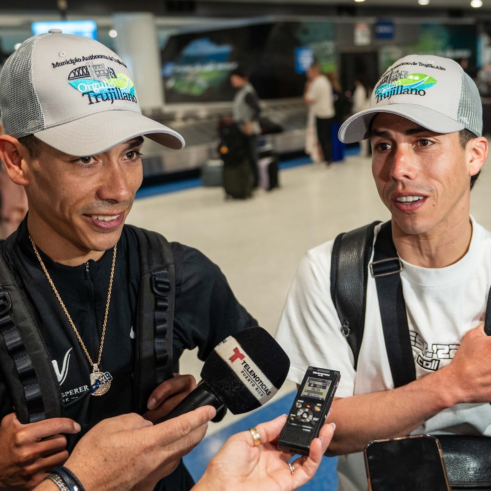 José Luis and Irad Ortiz met with the media upon their arrival in Puerto Rico.