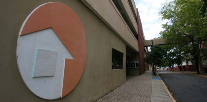 Según el secretario de Vivienda el número de personas esperando por vivienda pública asciende a 27,500. (Archivo)