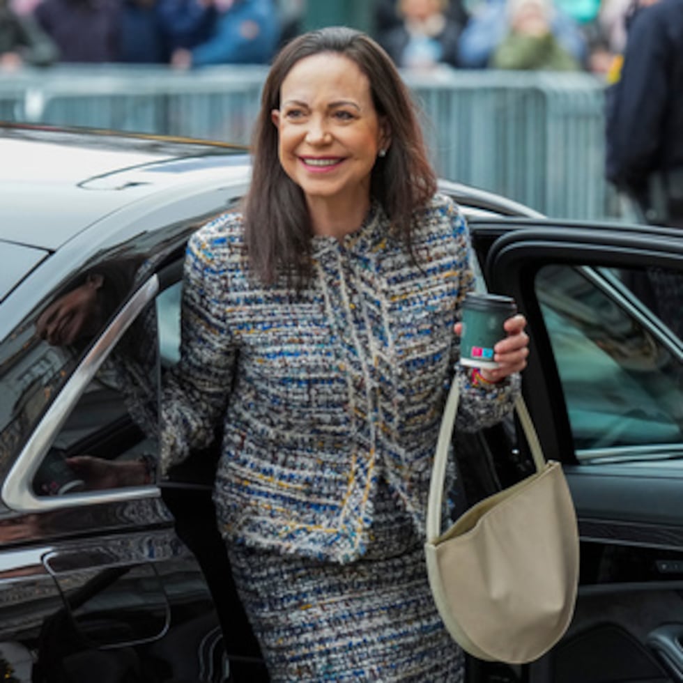 La ganadora del Premio Nobel de la Paz María Corina Machado ante el Gran Hotel de Oslo, el viernes 12 de diciembre de 2025. (Ole Berg-Rusten/NTB vía AP)