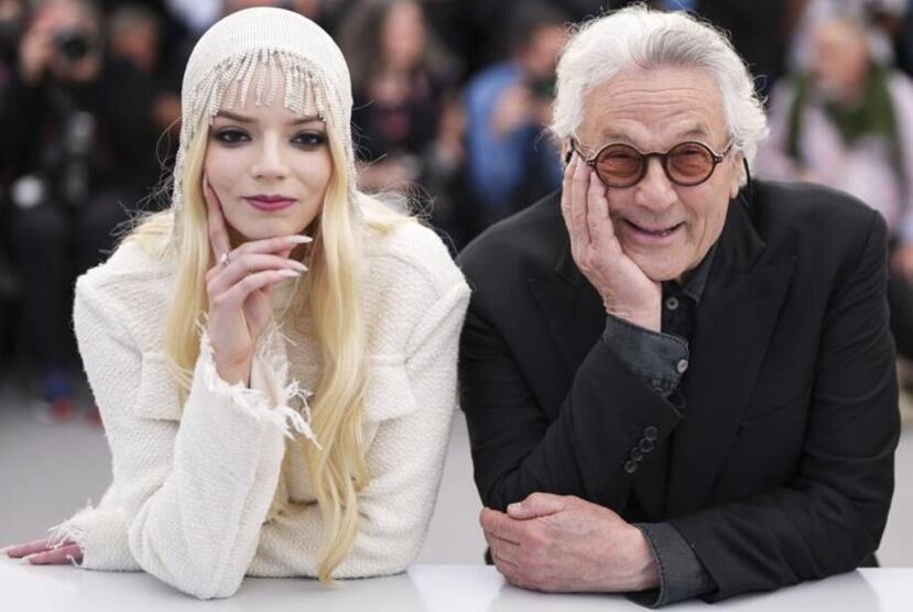 Anya Taylor Joy acompañó al director George Miller durante el estreno de la película "Furiosa: a Mad Max Saga" en el Festival de Cine de Cannes, en Francia.