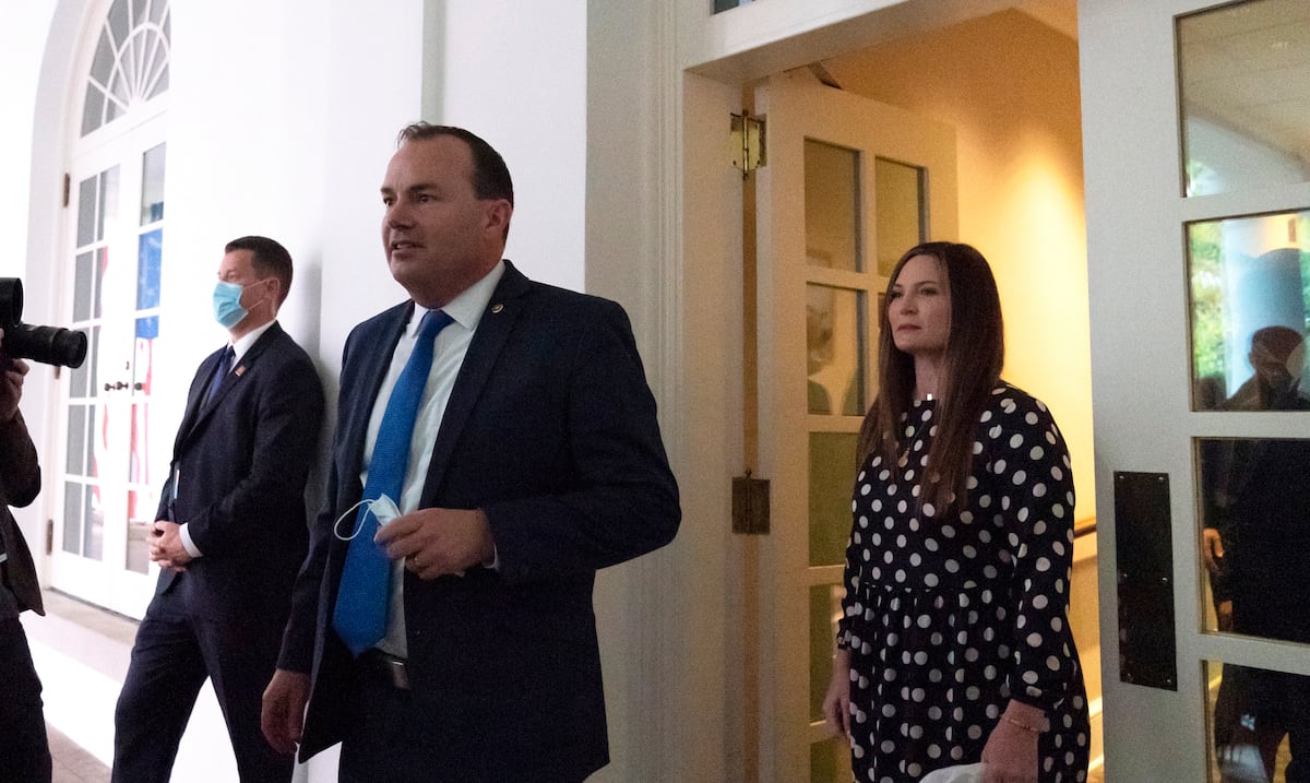 Mike Lee pondera legislar para eximir territorios del Pacífico de normas de cabotaje aéreo