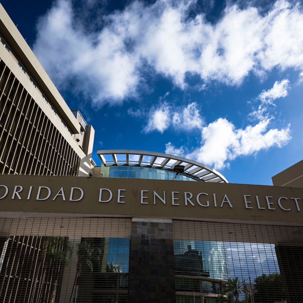 La Oficina de la Contralora recomendó evaluar posibles enmiendas al contrato entre LUMA y la AEE para, entre otras cosas, establecer mecanismos alternos de financiamiento y fuentes recurrentes para la Cuenta de Reserva para Eventos de Interrupción.
