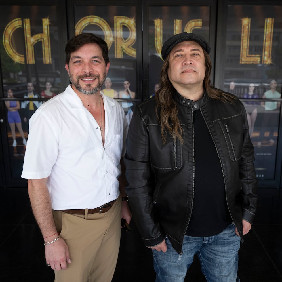 “A Chorus Line” regresa a Puerto Rico en el año de la conmemoración de su 50 aniversario. En la foto, Ismanuel Rodríguez y Pedro José.