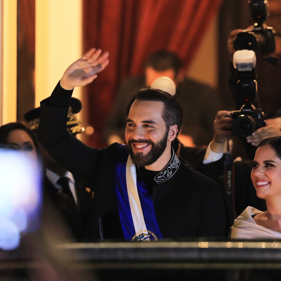 Con la llegada de Bukele al poder, el Congreso también reformó el Código Penal para tipificar como delito la pertenencia a una pandilla, lo cual conlleva una pena de entre 20 y 40 años de cárcel.